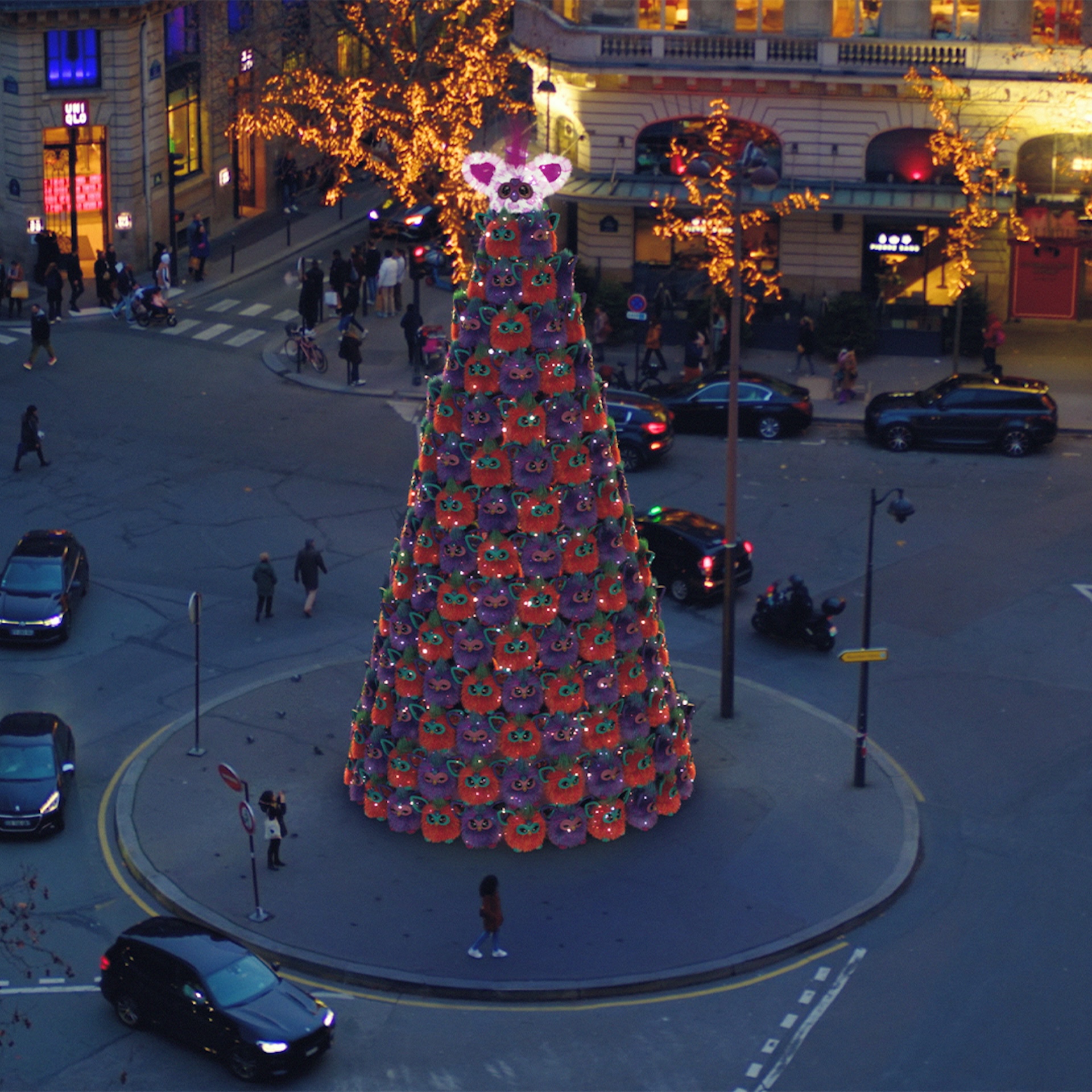 Furny Christmas Tree Paris